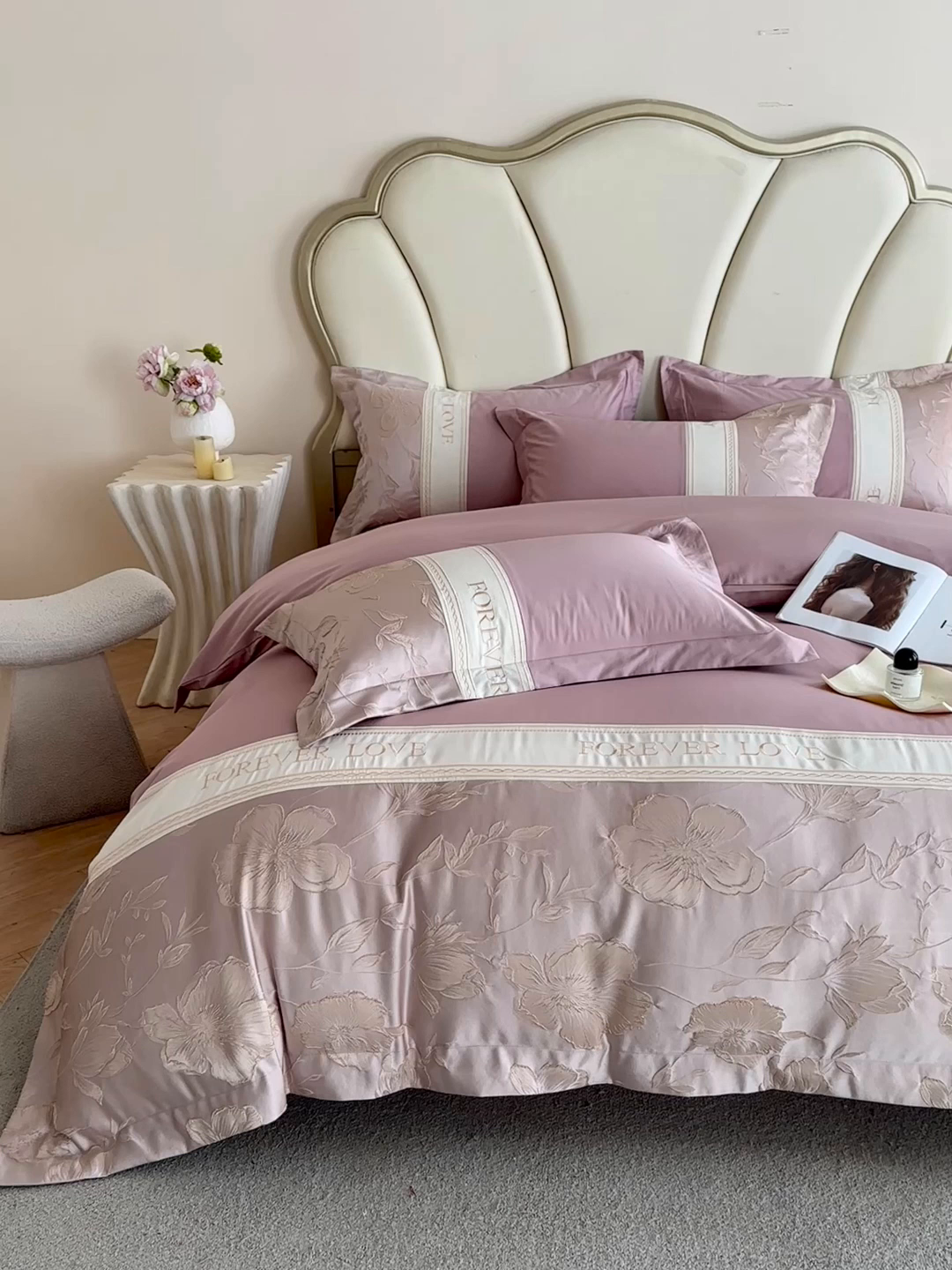 91家纺网 家纺一手货源 找家纺 润锦云 2026新款140克精品浮雕刺绣四件套-浮光韵梦 浮光韵梦-寐粉