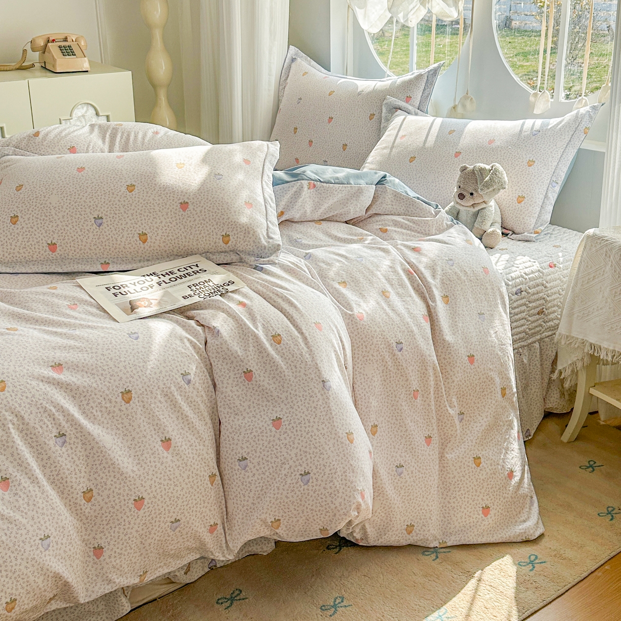 91家纺网 家纺一手货源 找家纺 花满路 2026新款床盖四件套 小草莓