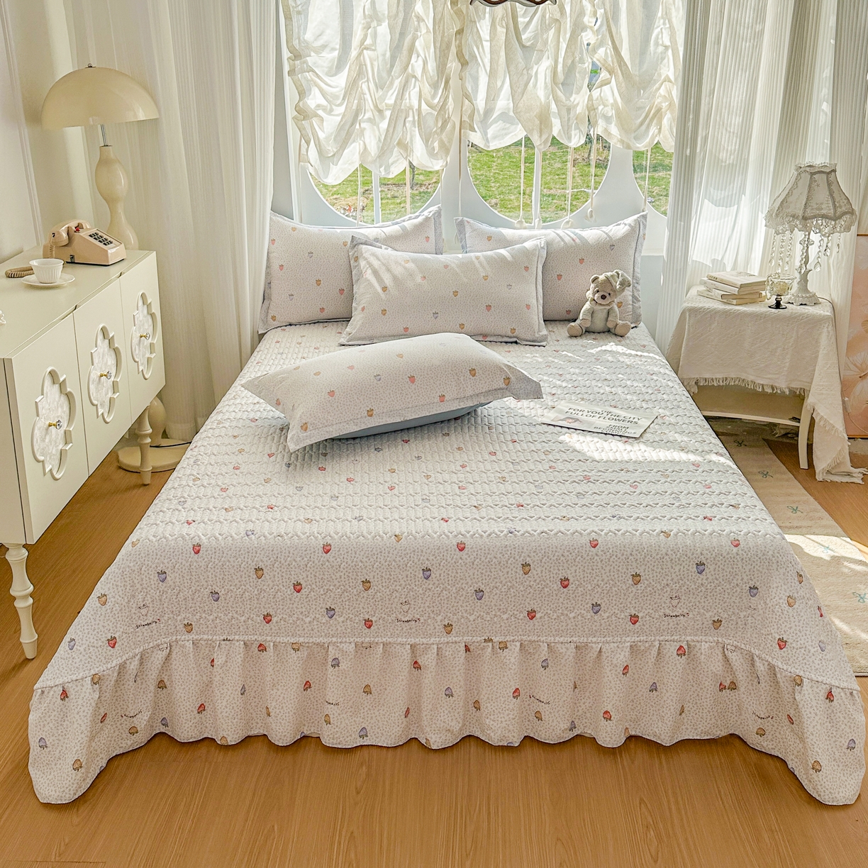 91家纺网 家纺一手货源 找家纺 花满路 2026新款床盖四件套 小草莓