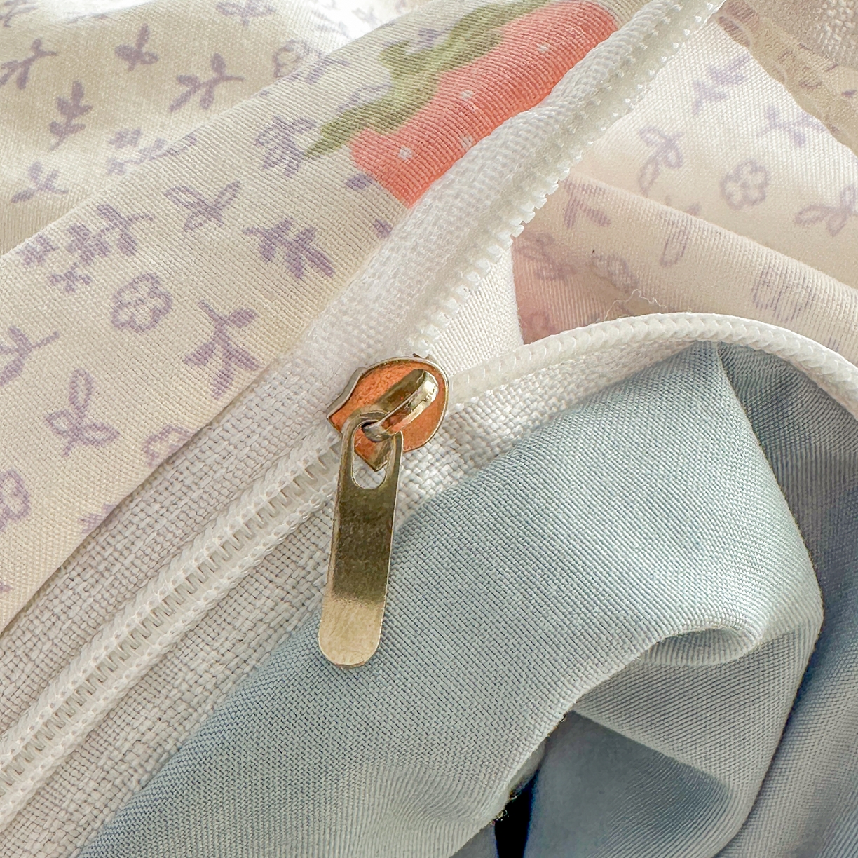 91家纺网 家纺一手货源 找家纺 花满路 2026新款床盖四件套 小草莓