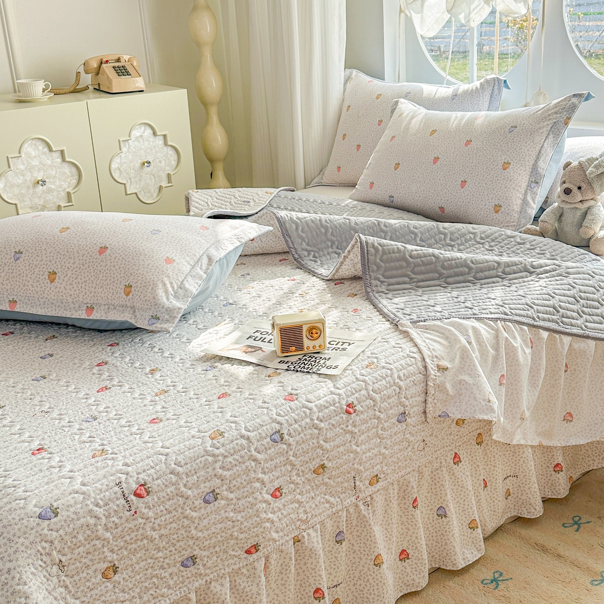 91家纺网 家纺一手货源 找家纺 花满路 2026新款床盖四件套 小草莓