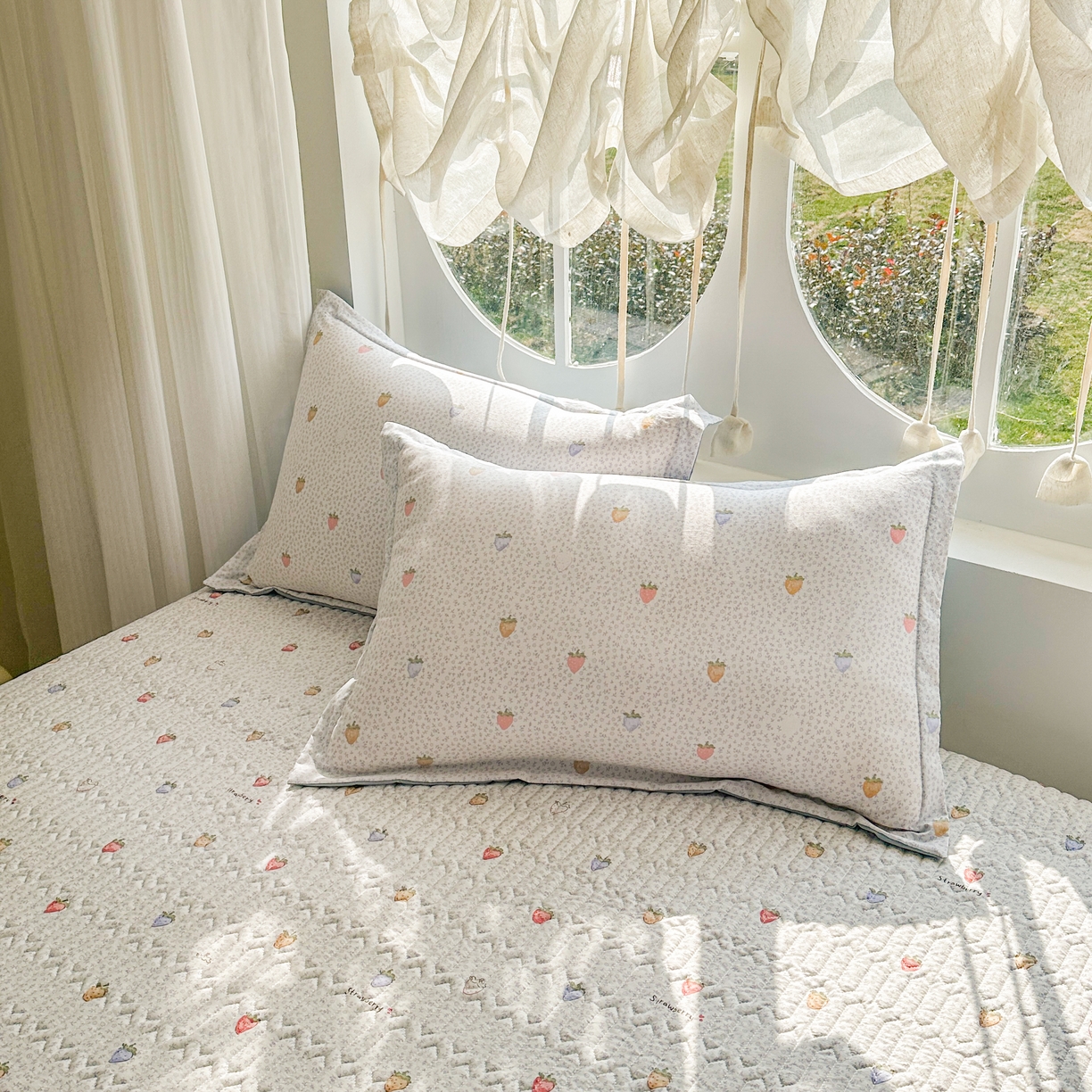 91家纺网 家纺一手货源 找家纺 花满路 2026新款床盖四件套 小草莓