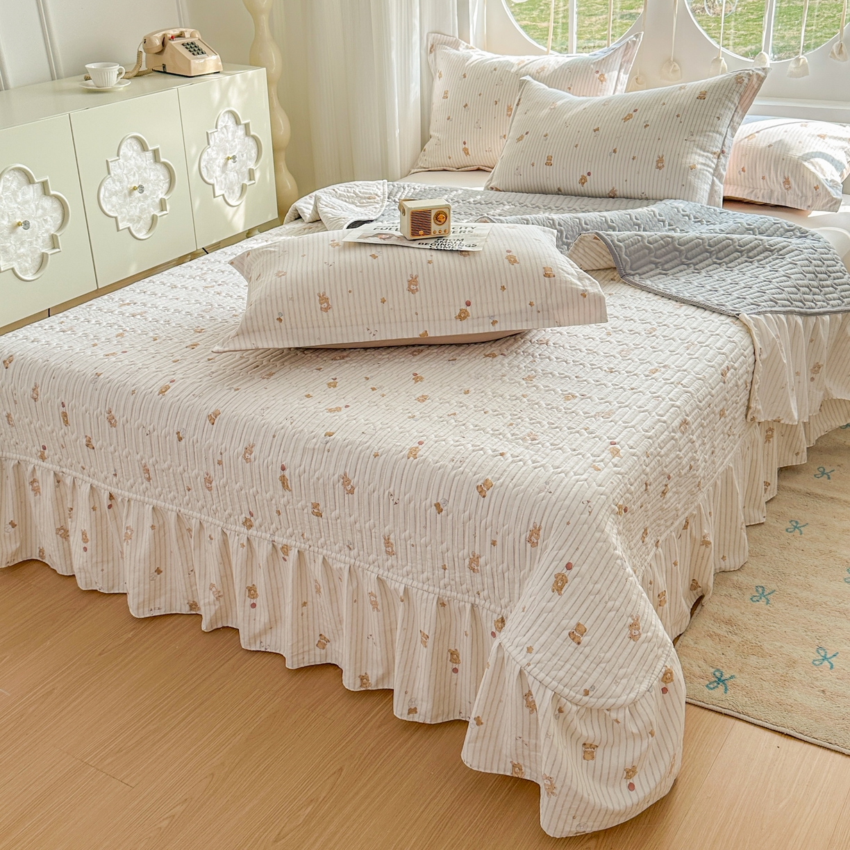 91家纺网 家纺一手货源 找家纺 花满路 2026新款床盖四件套 熊熊聚会