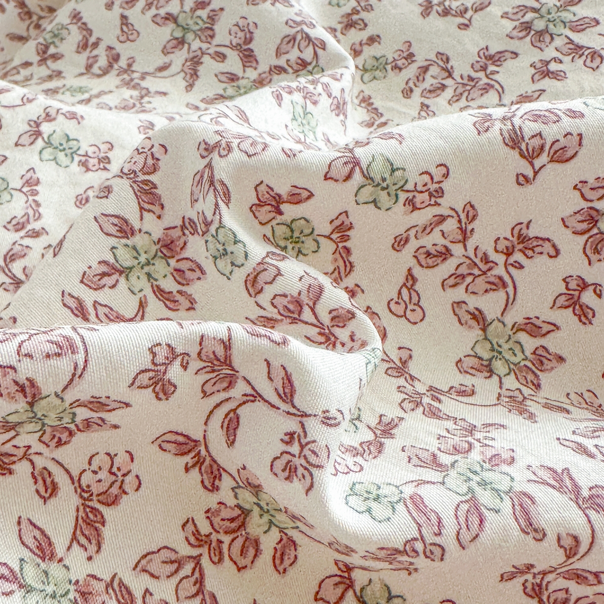 91家纺网 家纺一手货源 找家纺 花满路 2026新款床盖四件套 绿野仙兔