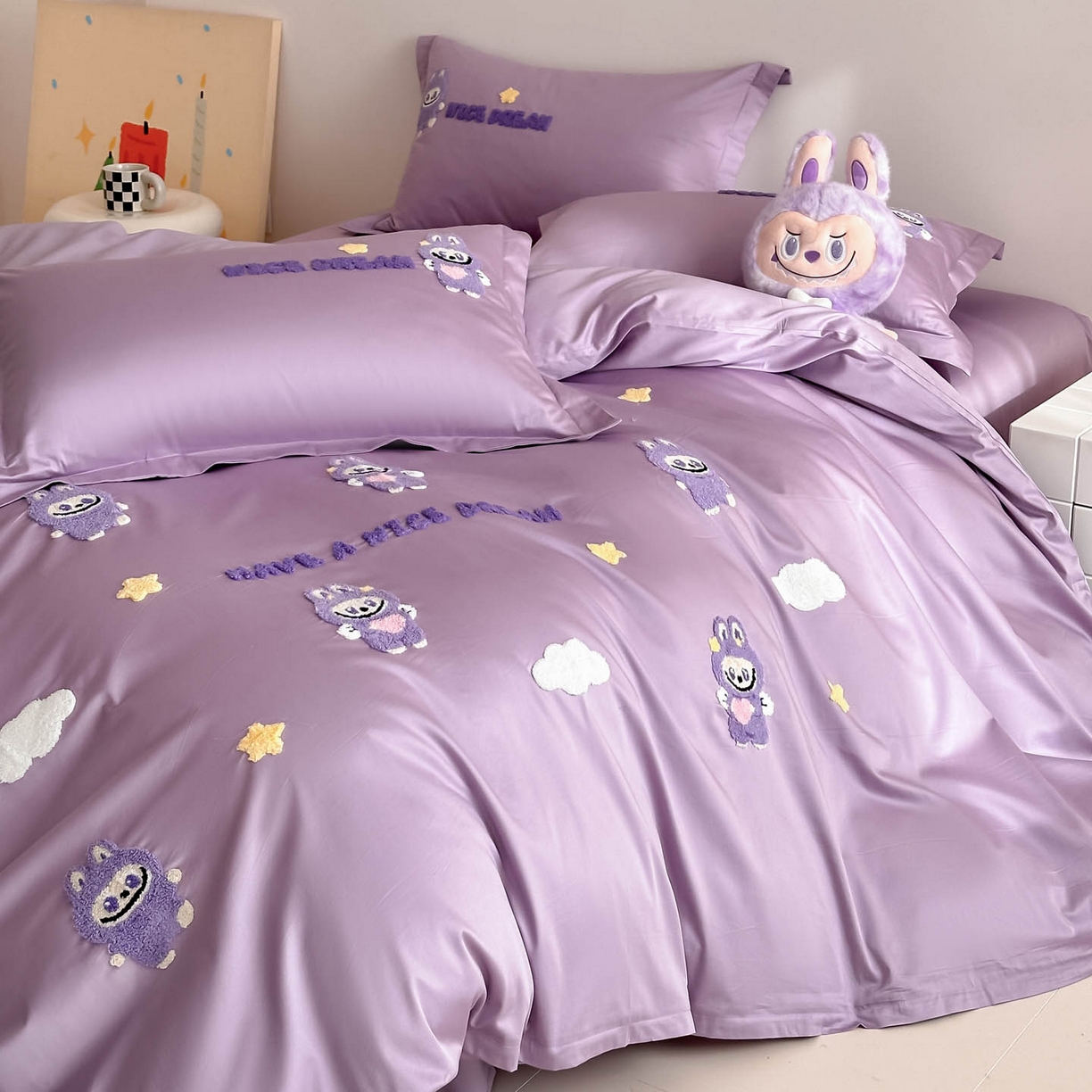 91家纺网 家纺一手货源 找家纺 润锦云 2026新款卡通款-A类全棉纯棉毛巾绣四件套 拉布布-优雅紫