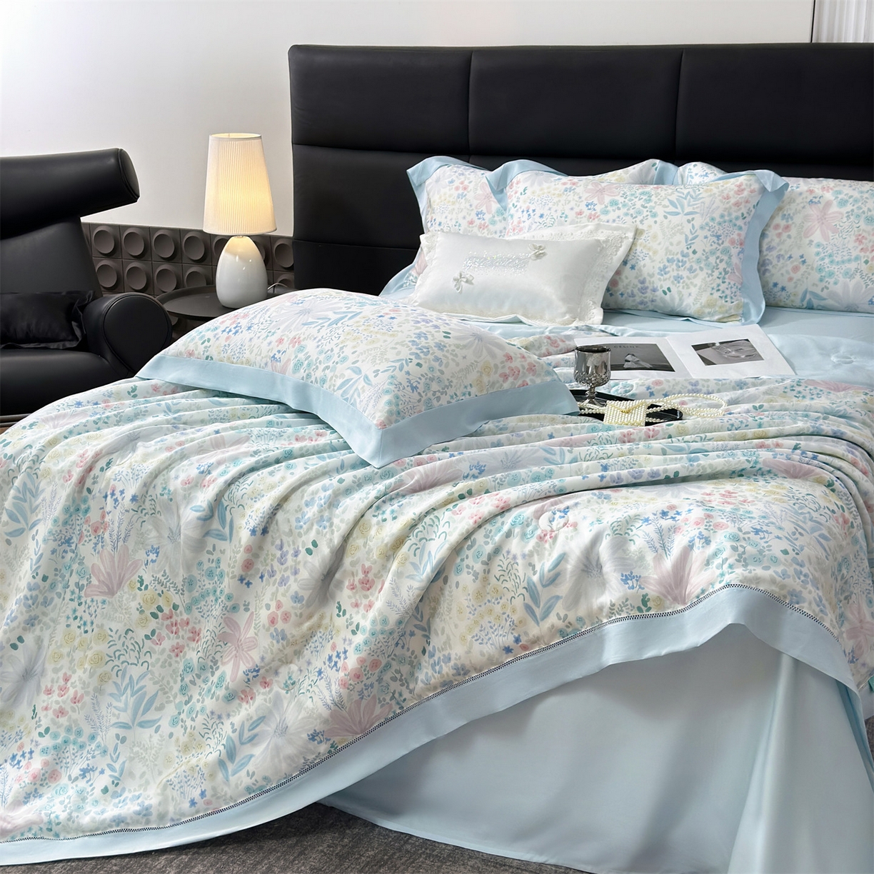 91家纺网 家纺一手货源 找家纺 岚司羽 2026春夏新款50天丝夏被四件套夏凉被空调被系列 沐初-兰