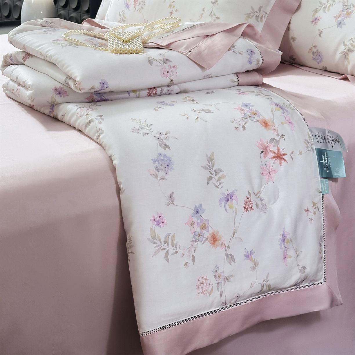 91家纺网 家纺一手货源 找家纺 岚司羽 2026春夏新款50天丝夏被四件套夏凉被空调被系列 花开有时