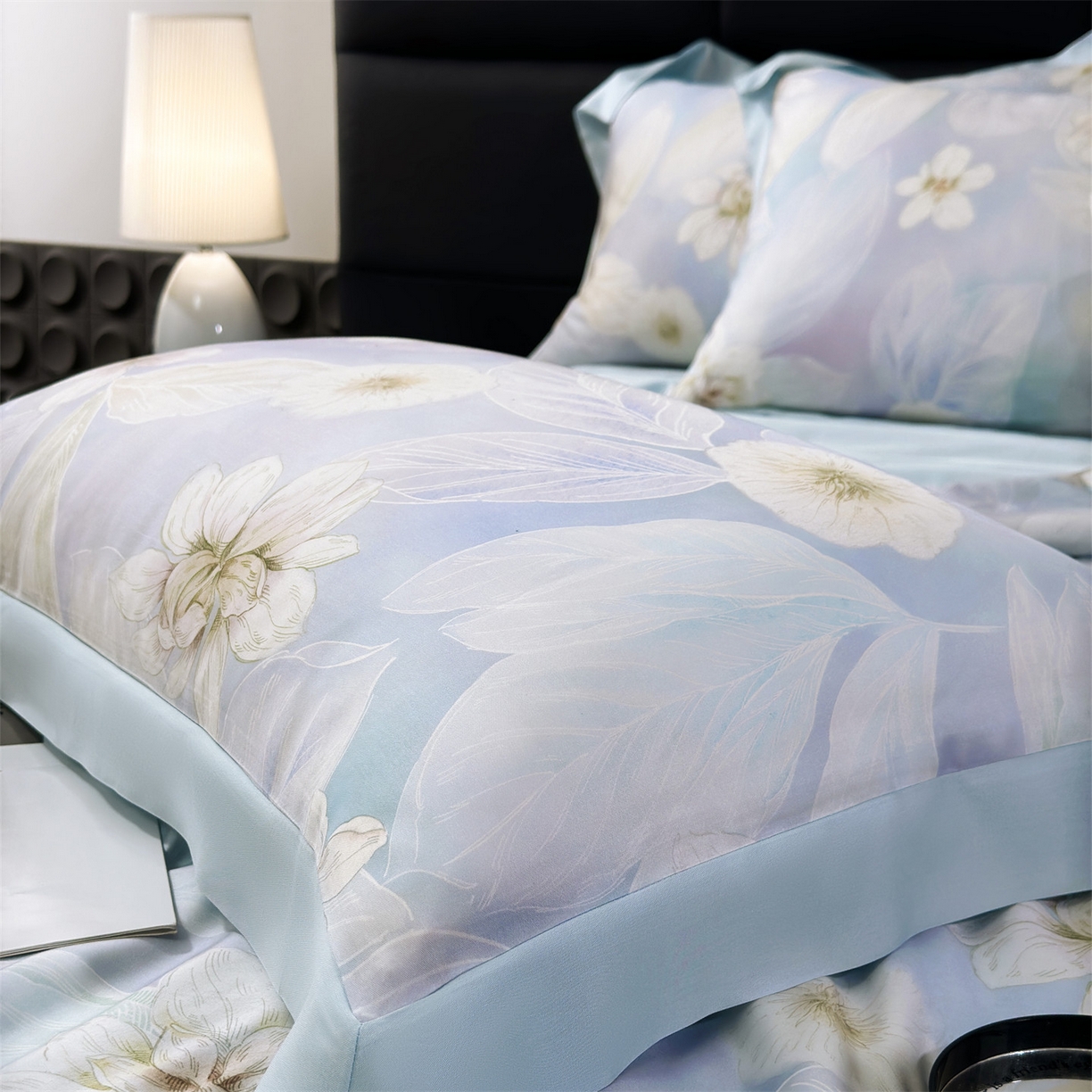 91家纺网 家纺一手货源 找家纺 岚司羽 2026春夏新款50天丝夏被四件套夏凉被空调被系列 绒花-兰