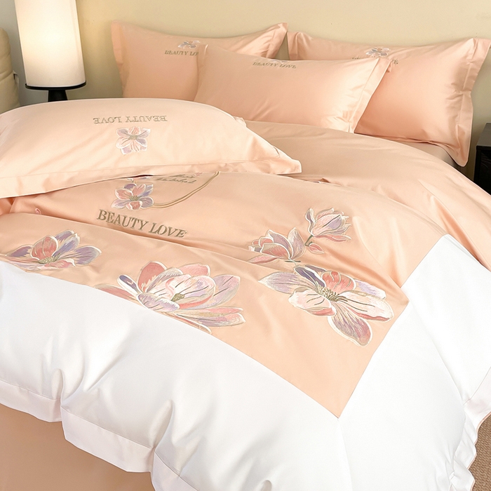 91家纺网 家纺一手货源 找家纺 （总）润锦云 2026新款A类全棉纯棉刺绣拼角四件套-栀梦