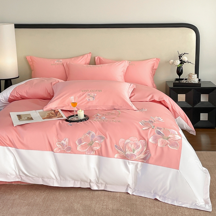 91家纺网 家纺一手货源 找家纺 润锦云 2026新款A类全棉纯棉刺绣拼角四件套-栀梦 栀梦-玫瑰粉+奶白