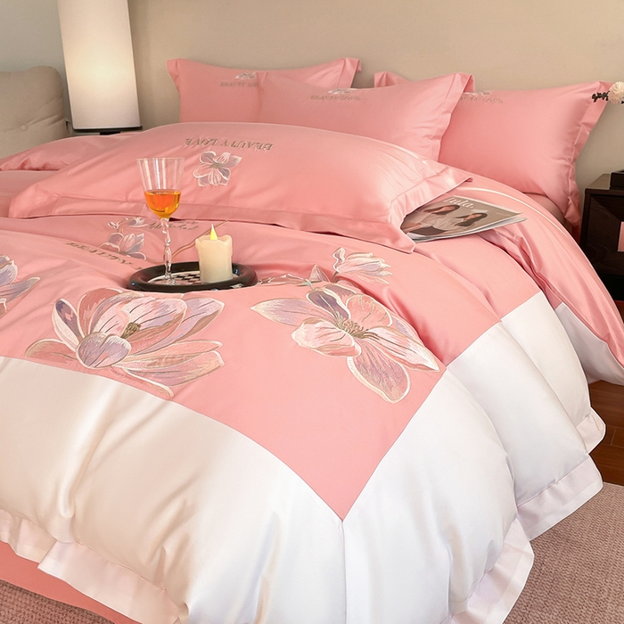 91家纺网 家纺一手货源 找家纺 润锦云 2026新款A类全棉纯棉刺绣拼角四件套-栀梦 栀梦-玫瑰粉+奶白