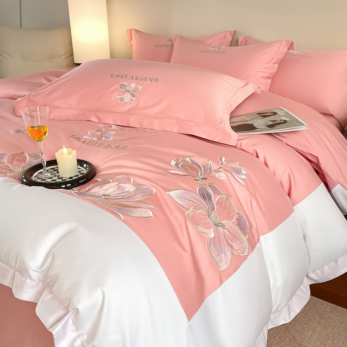 91家纺网 家纺一手货源 找家纺 润锦云 2026新款A类全棉纯棉刺绣拼角四件套-栀梦 栀梦-玫瑰粉+奶白