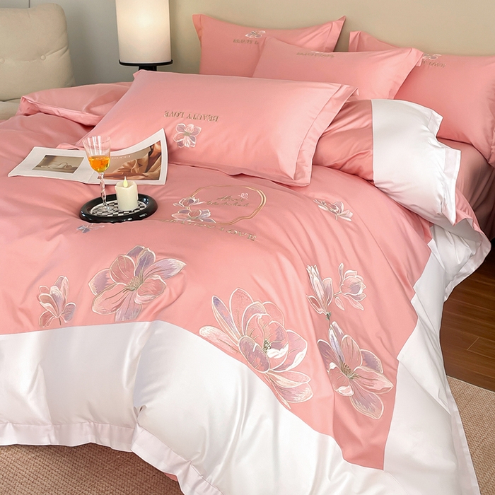 91家纺网 家纺一手货源 找家纺 润锦云 2026新款A类全棉纯棉刺绣拼角四件套-栀梦 栀梦-玫瑰粉+奶白