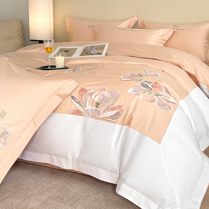 91家纺网 家纺一手货源 找家纺 润锦云 2026新款A类全棉纯棉刺绣拼角四件套-栀梦 栀梦-觅光柚+奶白