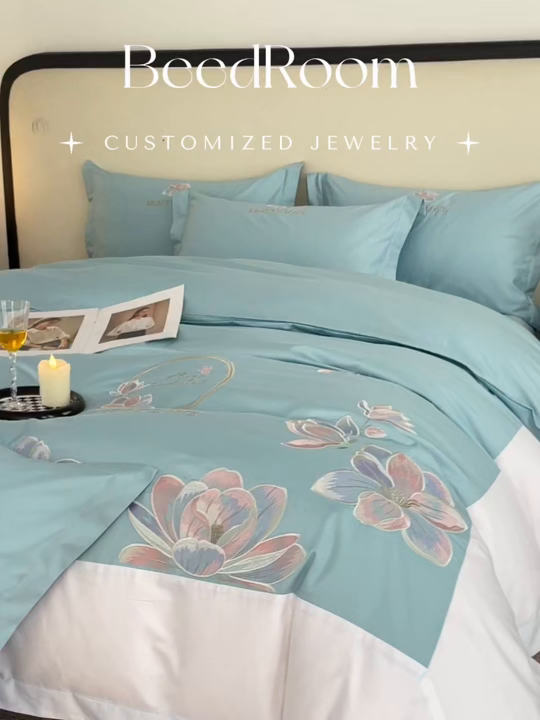 91家纺网 家纺一手货源 找家纺 润锦云 2026新款A类全棉纯棉刺绣拼角四件套-栀梦 栀梦-柔雾蓝+奶白