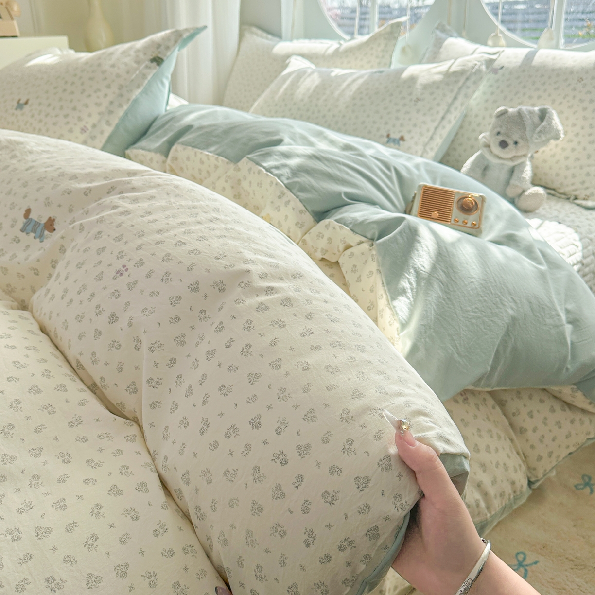 91家纺网 家纺一手货源 找家纺 花满路 2026新款床盖四件套 萌萌狗