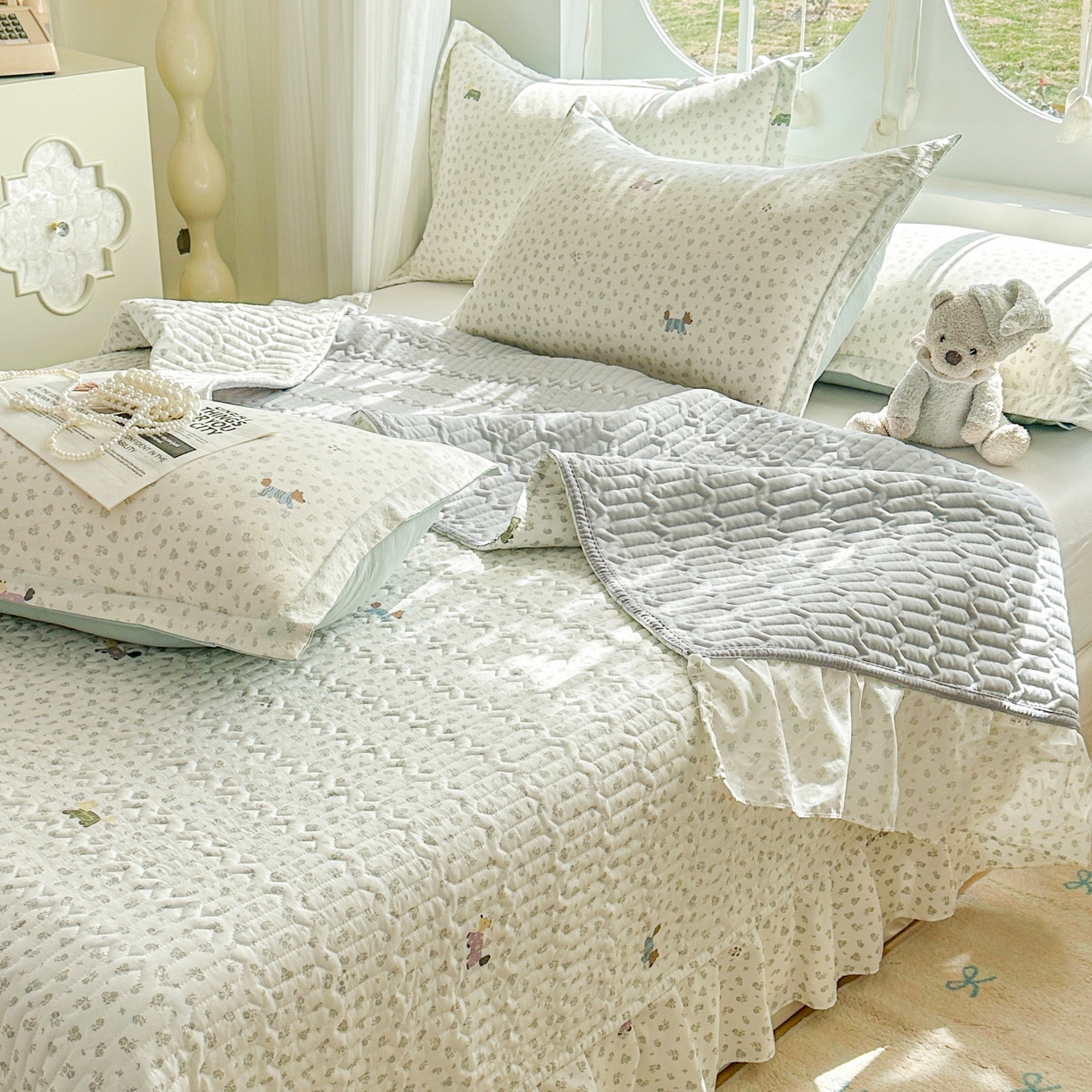 91家纺网 家纺一手货源 找家纺 花满路 2026新款床盖四件套 萌萌狗