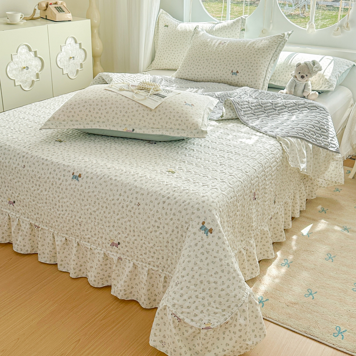 91家纺网 家纺一手货源 找家纺 花满路 2026新款床盖四件套 萌萌狗