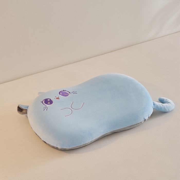91家纺网 家纺一手货源 找家纺 小桃姐家纺 2025新款可爱卡通儿童猫肚枕学生幼儿园卡通记忆棉枕头枕芯 大眼喵喵记忆枕-蓝