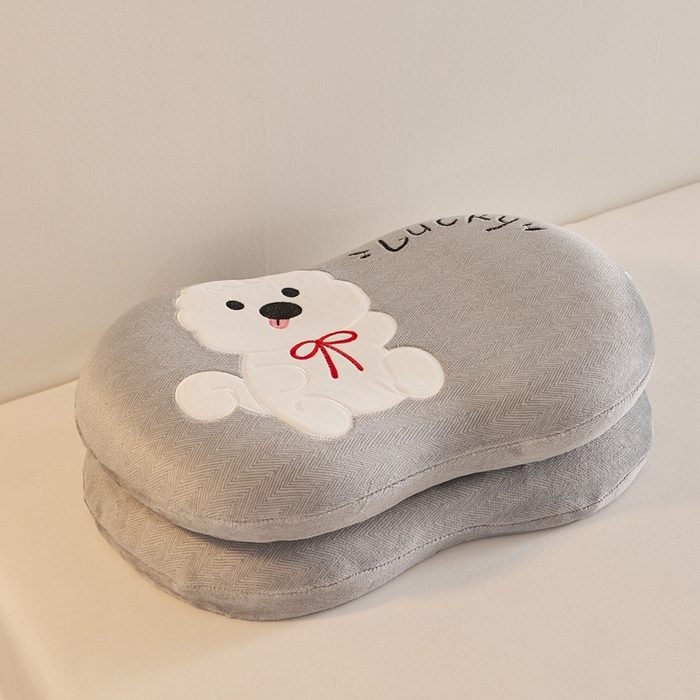 91家纺网 家纺一手货源 找家纺 小桃姐家纺 2025新款可爱卡通儿童猫肚枕学生幼儿园卡通记忆棉枕头枕芯 Lucky羊咩咩记忆枕-灰