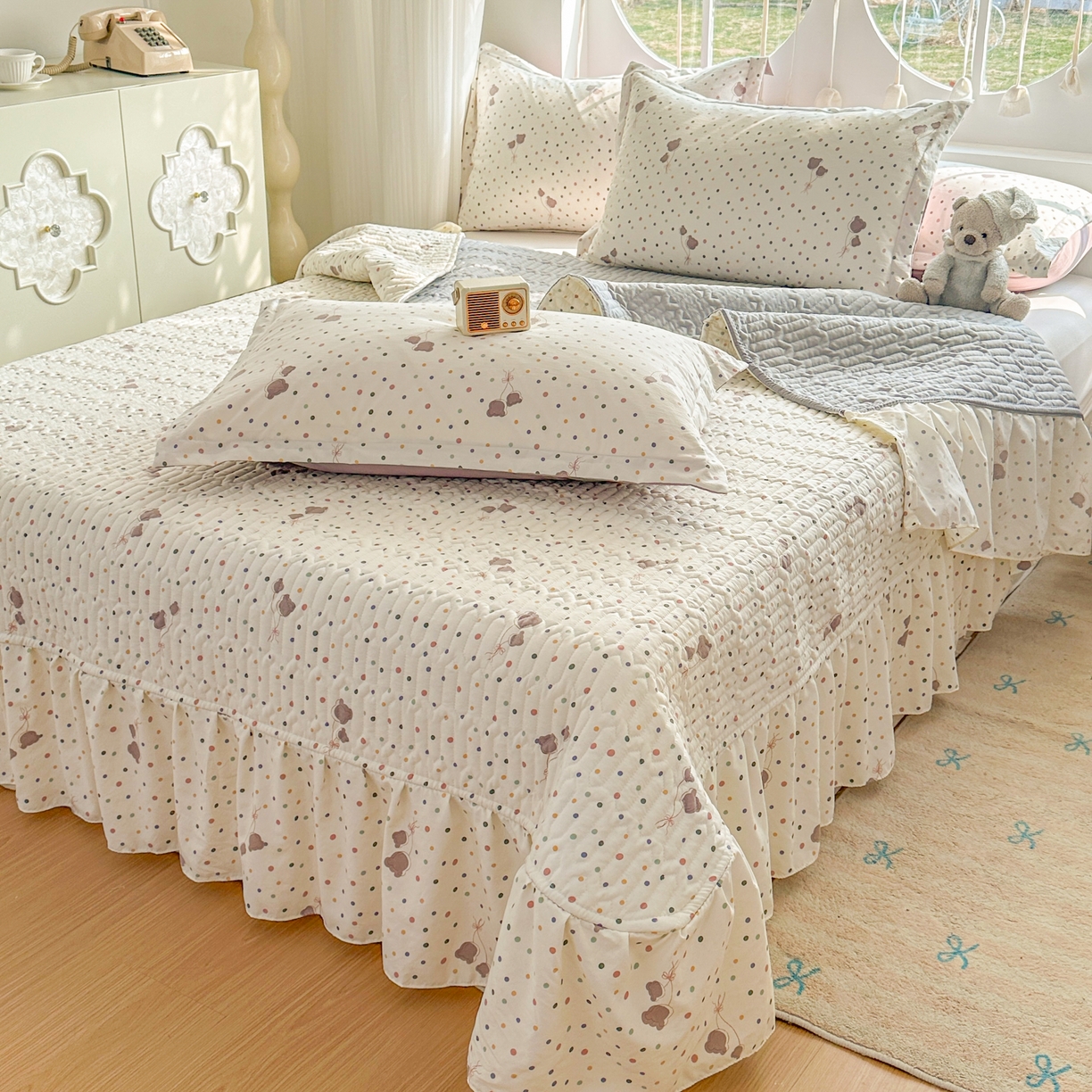 91家纺网 家纺一手货源 找家纺 花满路 2026新款床盖四件套 气球小熊