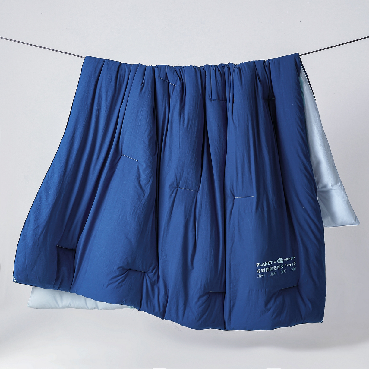 91家纺网 家纺一手货源 找家纺 迪梵家纺 2026新款某朵同款星球酒店深睡控温四季被.Pro3.0春秋被冬被子母被 深睡蓝