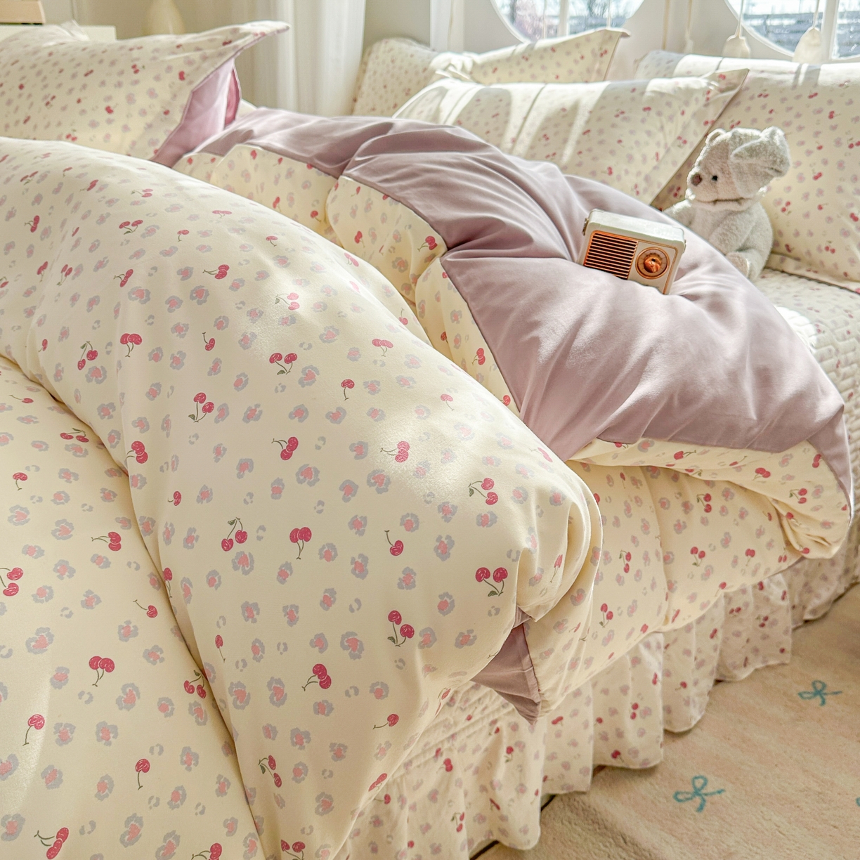 91家纺网 家纺一手货源 找家纺 花满路 2026新款床盖四件套 小樱桃