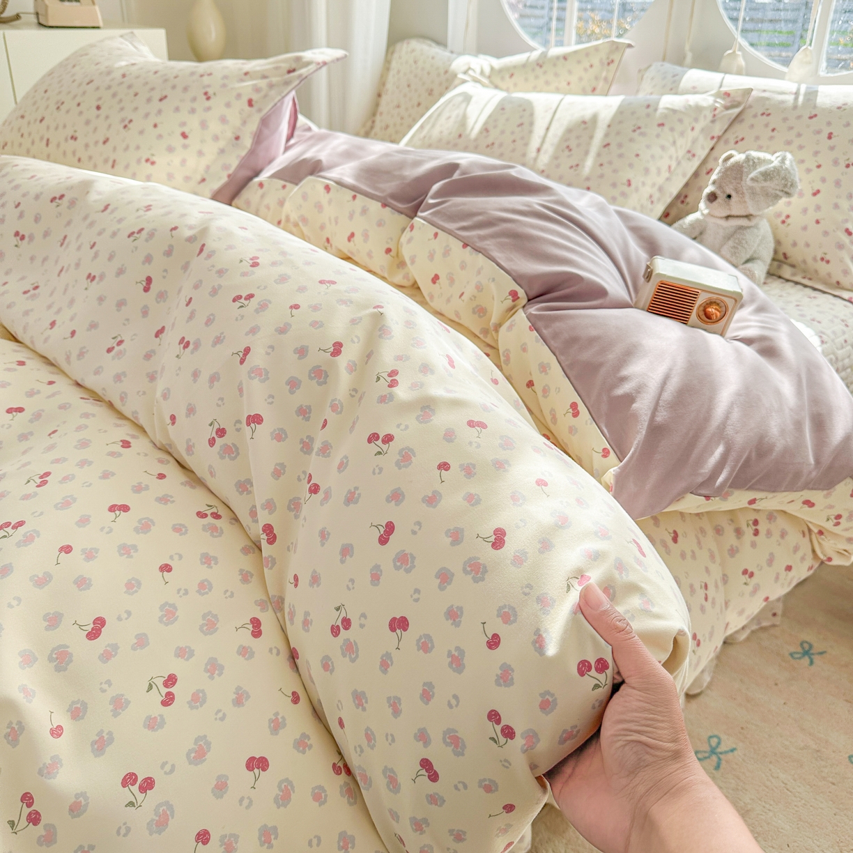 91家纺网 家纺一手货源 找家纺 花满路 2026新款床盖四件套 小樱桃