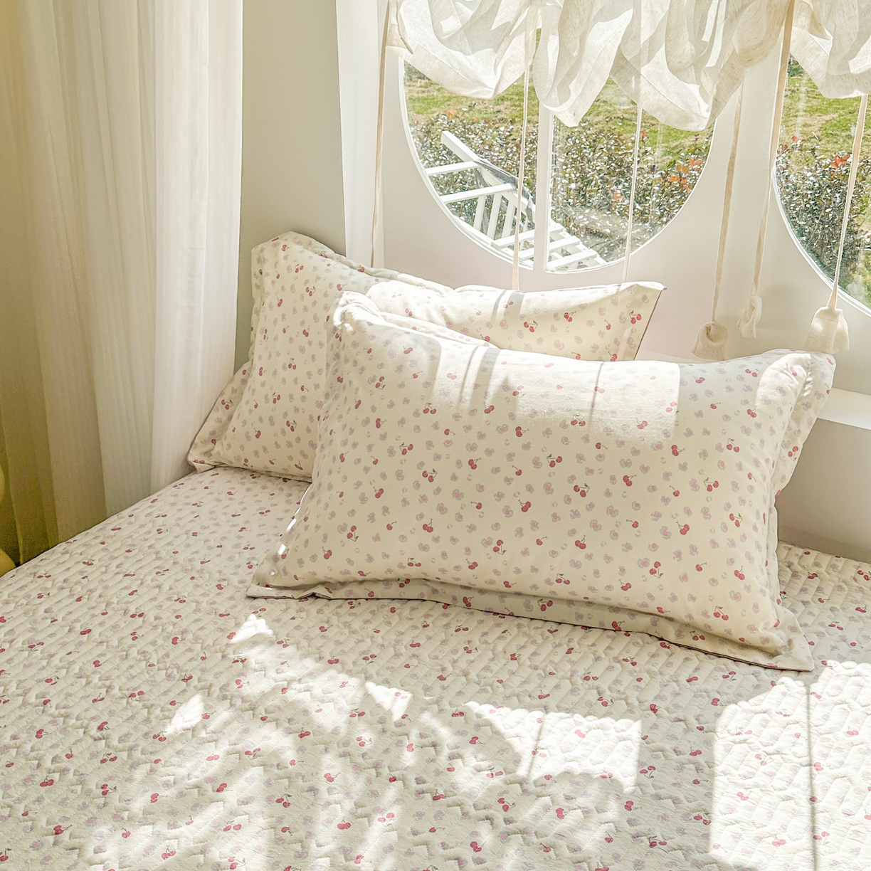 91家纺网 家纺一手货源 找家纺 花满路 2026新款床盖四件套 小樱桃