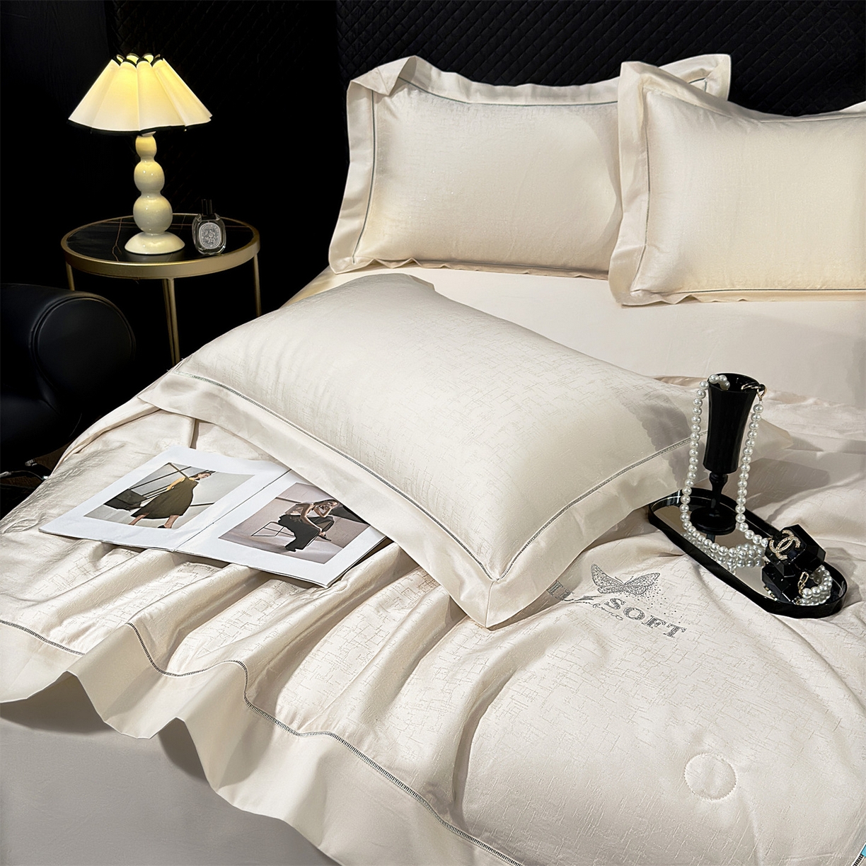 91家纺网 家纺一手货源 找家纺 岚司羽 2026春夏新款天丝棉银丝提花夏被四件套夏凉被空调被 香奢-奶米白