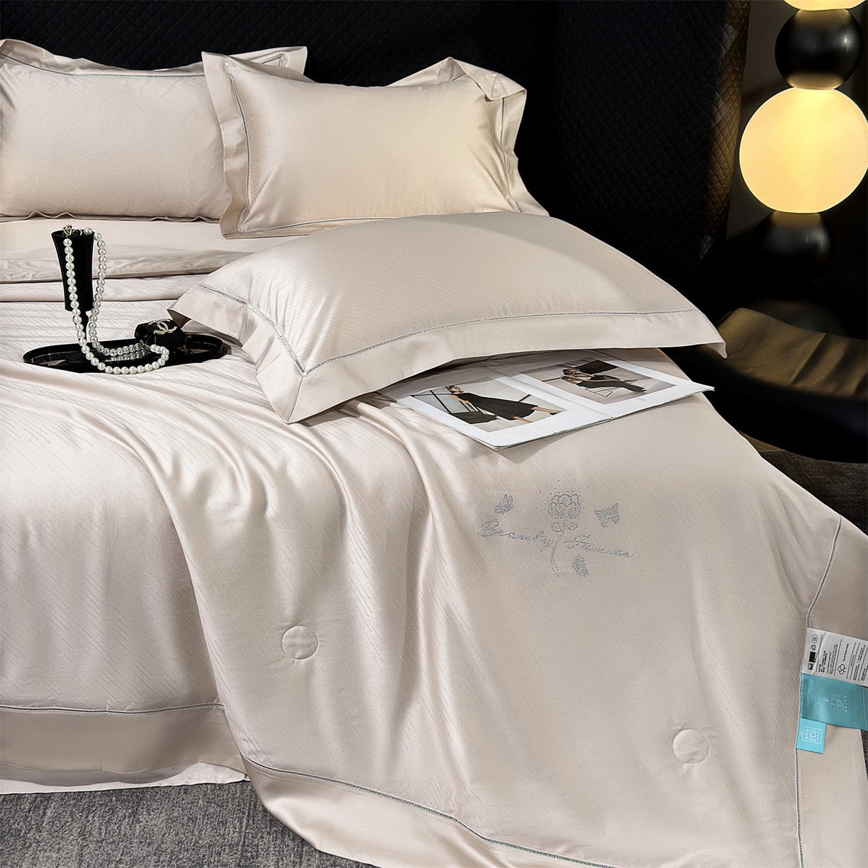 91家纺网 家纺一手货源 找家纺 岚司羽 2026春夏新款天丝棉银丝提花夏被四件套夏凉被空调被 璀璨星空-香槟