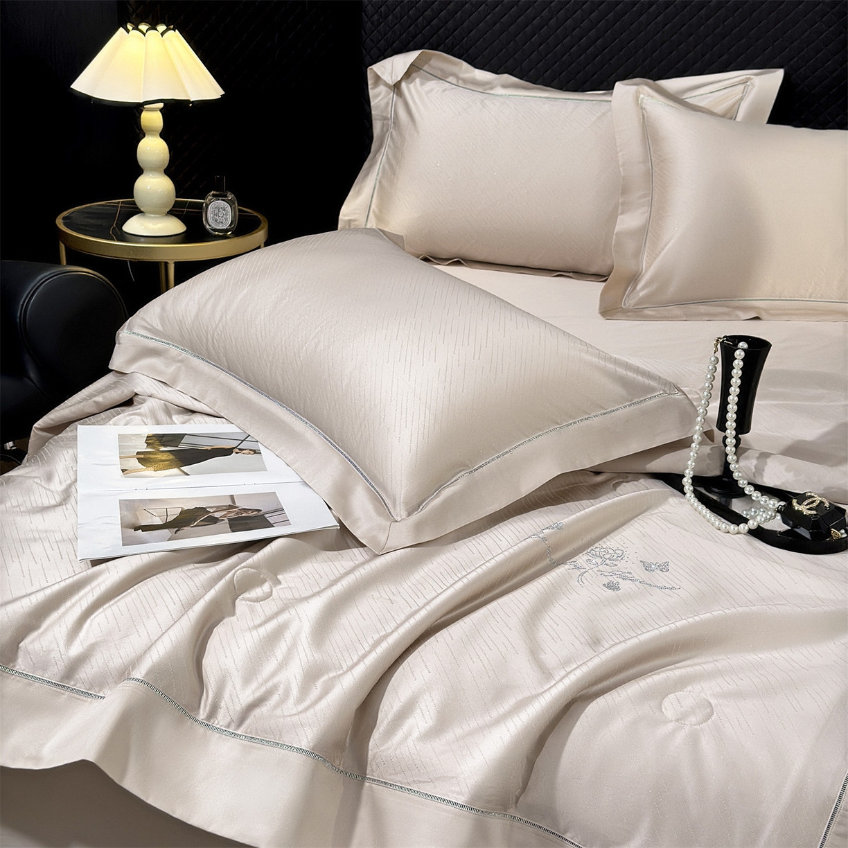 91家纺网 家纺一手货源 找家纺 岚司羽 2026春夏新款天丝棉银丝提花夏被四件套夏凉被空调被 璀璨星空-香槟