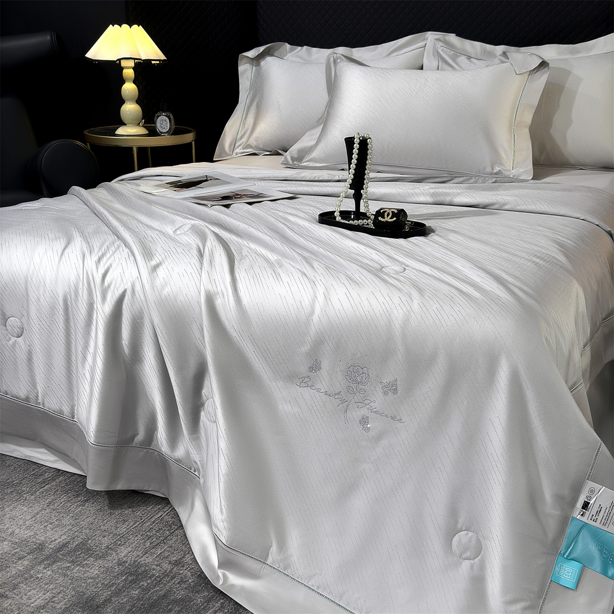 91家纺网 家纺一手货源 找家纺 岚司羽 2026春夏新款天丝棉银丝提花夏被四件套夏凉被空调被 璀璨星空 -浩灰