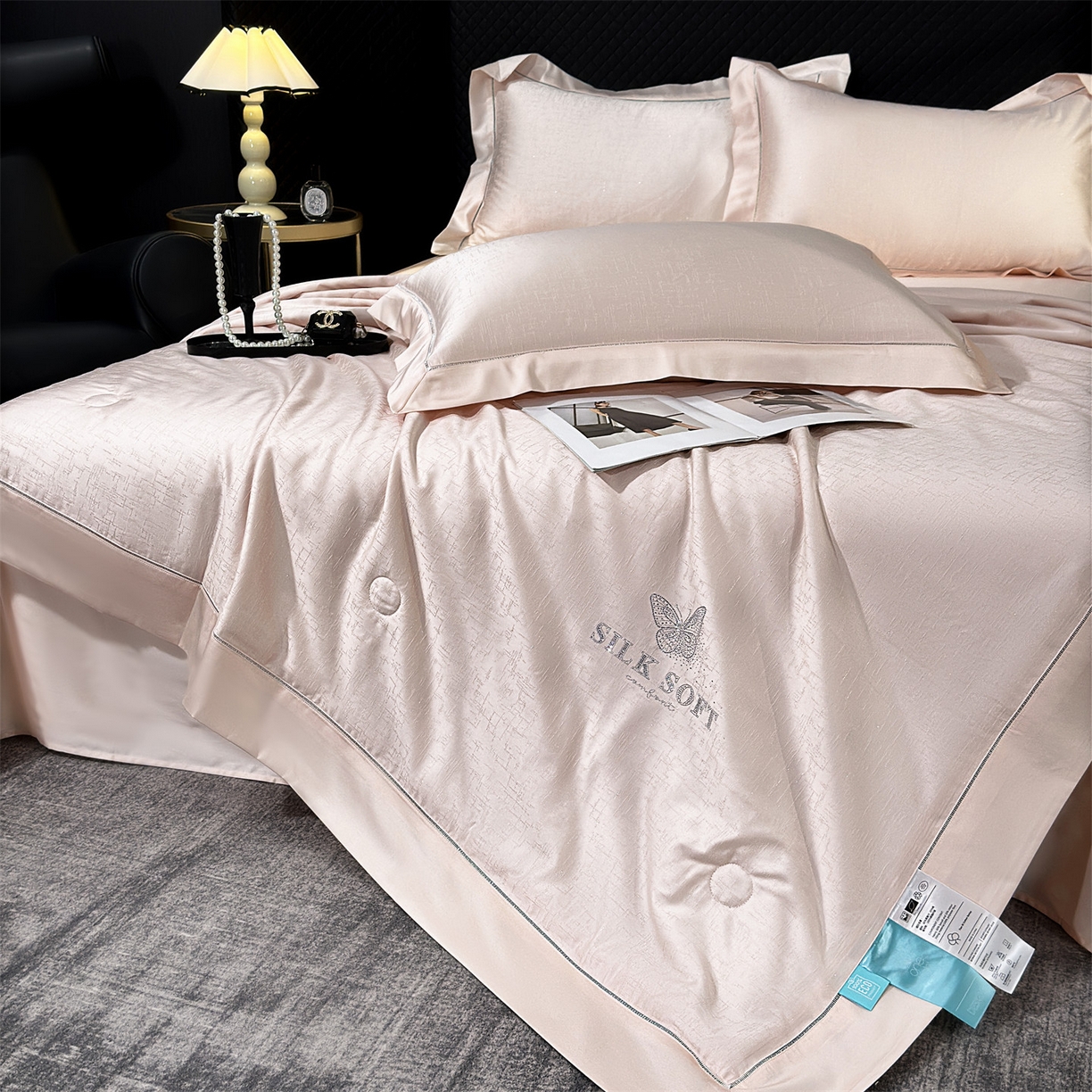 91家纺网 家纺一手货源 找家纺 岚司羽 2026春夏新款天丝棉银丝提花夏被四件套夏凉被空调被 香奢-豆玉