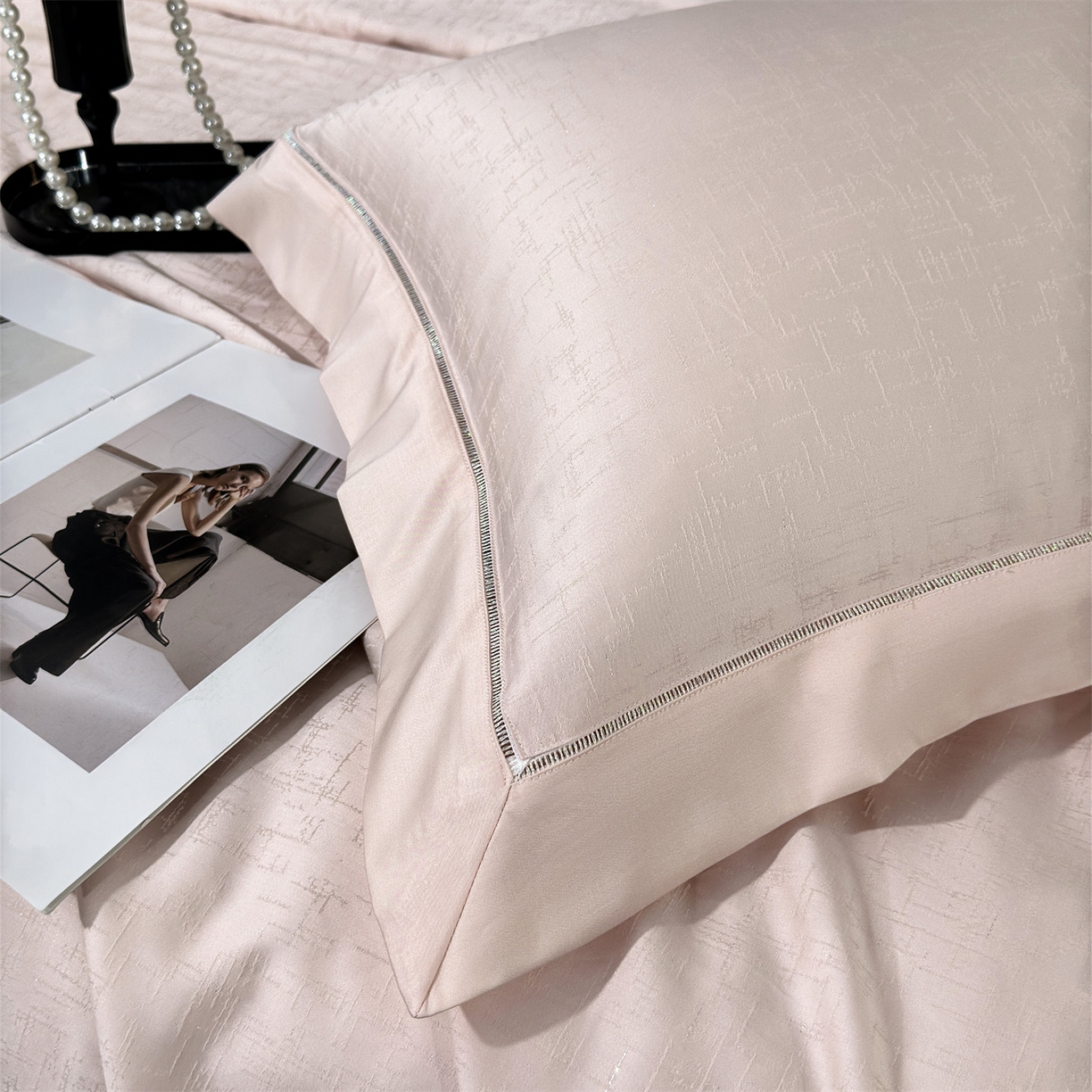 91家纺网 家纺一手货源 找家纺 岚司羽 2026春夏新款天丝棉银丝提花夏被四件套夏凉被空调被 香奢-豆玉