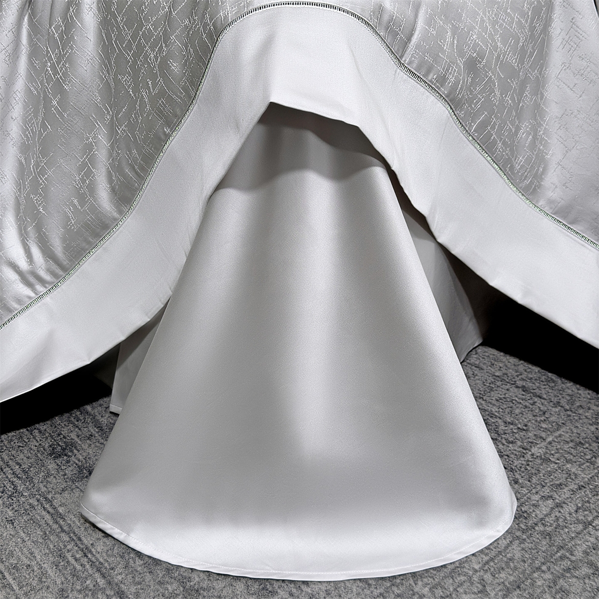 91家纺网 家纺一手货源 找家纺 岚司羽 2026春夏新款天丝棉银丝提花夏被四件套夏凉被空调被 香奢-雅灰