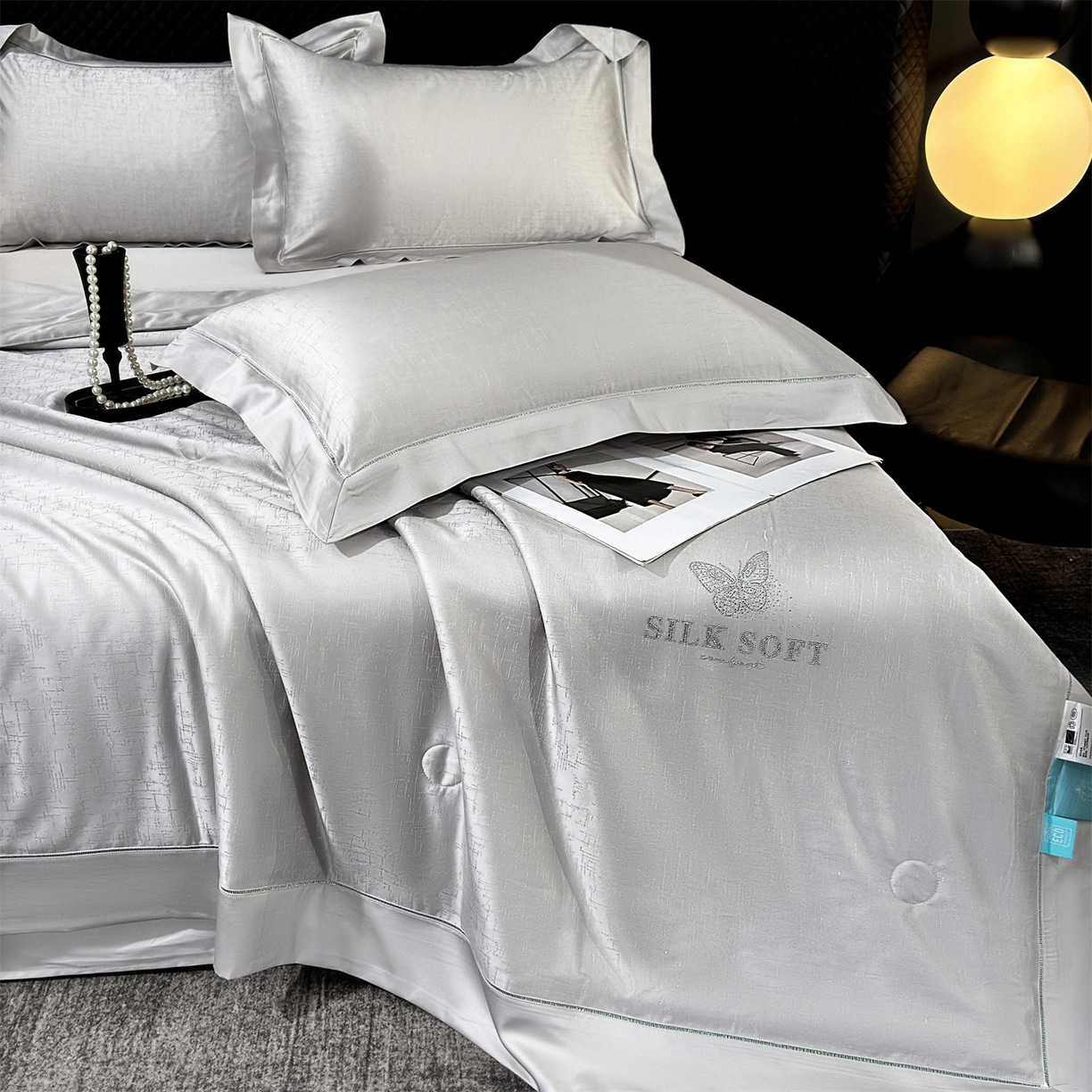 91家纺网 家纺一手货源 找家纺 岚司羽 2026春夏新款天丝棉银丝提花夏被四件套夏凉被空调被 香奢-雅灰