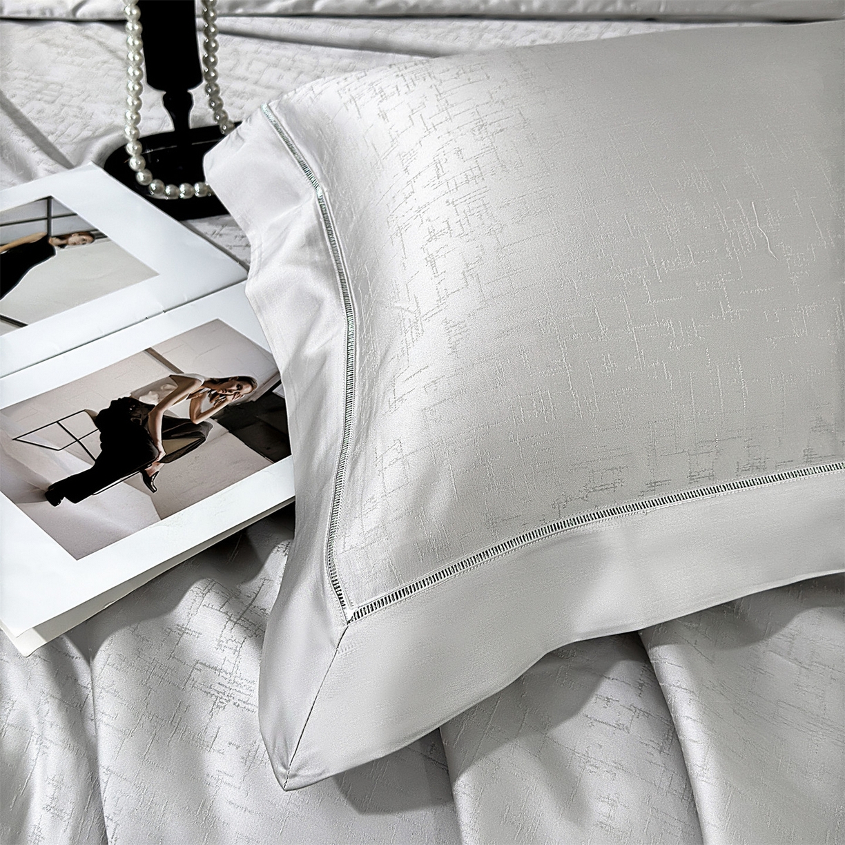 91家纺网 家纺一手货源 找家纺 岚司羽 2026春夏新款天丝棉银丝提花夏被四件套夏凉被空调被 香奢-雅灰