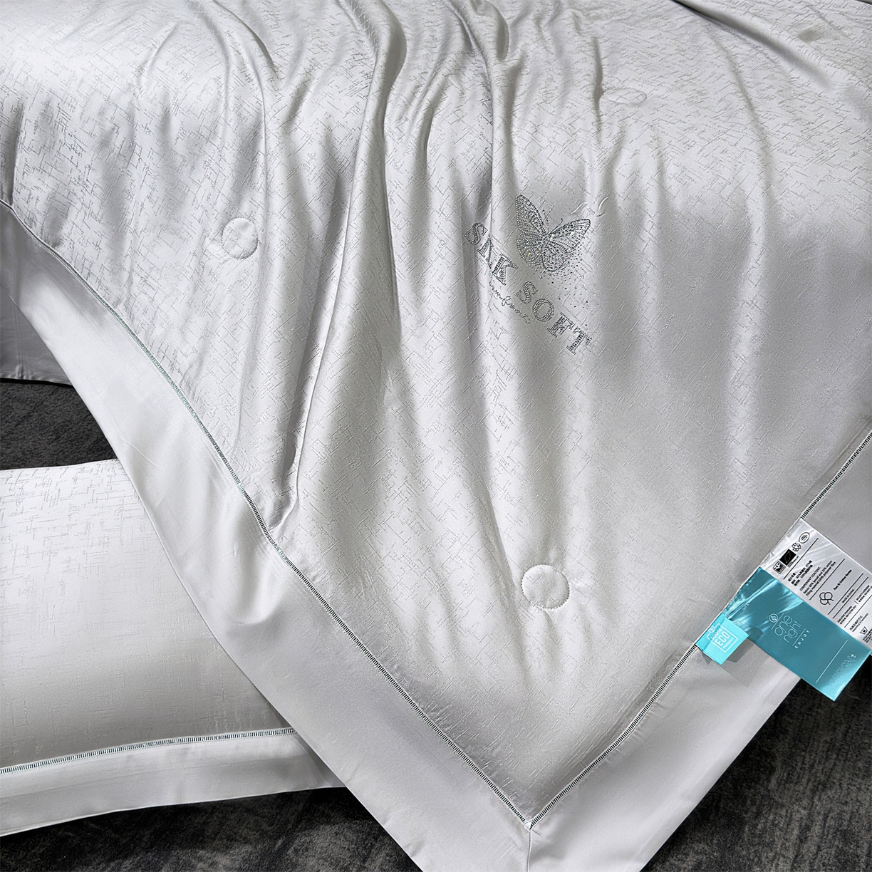 91家纺网 家纺一手货源 找家纺 岚司羽 2026春夏新款天丝棉银丝提花夏被四件套夏凉被空调被 香奢-雅灰