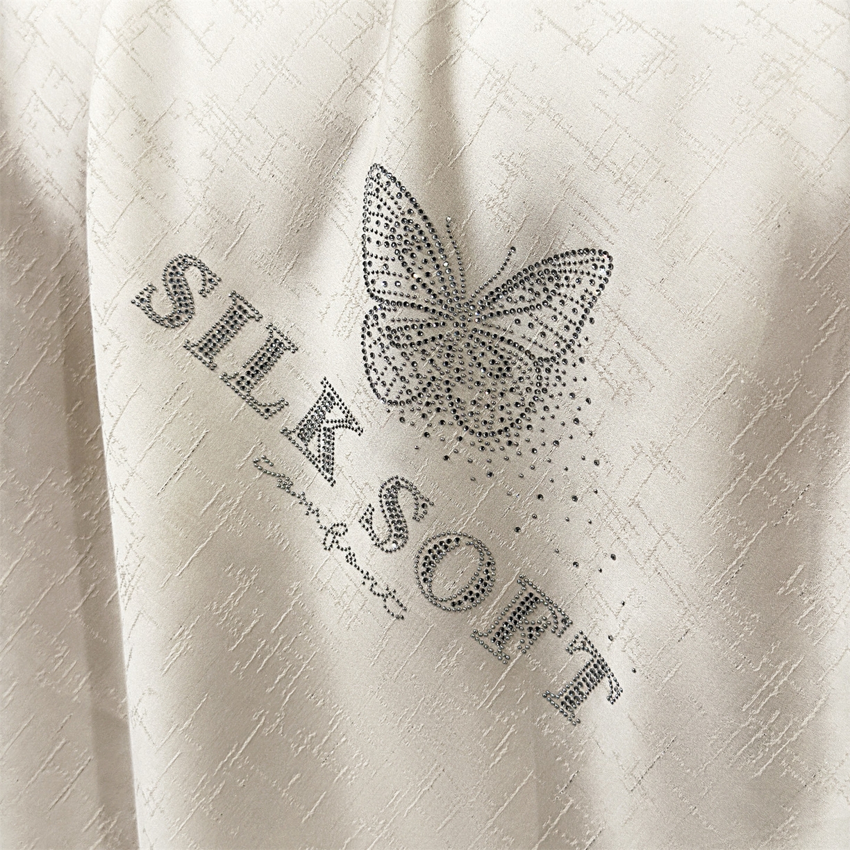 91家纺网 家纺一手货源 找家纺 岚司羽 2026春夏新款天丝棉银丝提花夏被四件套夏凉被空调被 香奢-奶米白