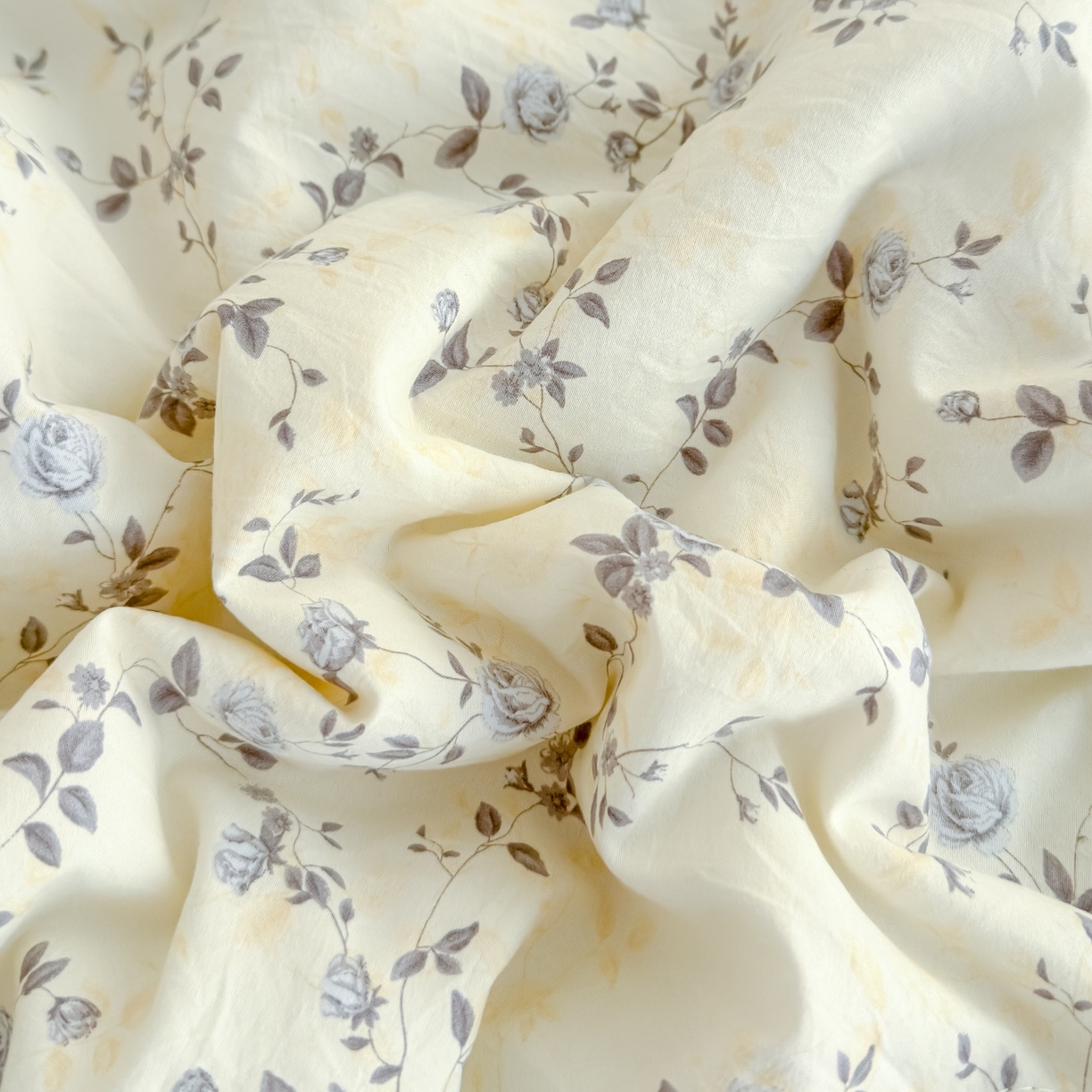 91家纺网 家纺一手货源 找家纺 归属 2026春夏新款古法仿棉床盖夏被四件套夏凉被空调被系列 槿上花开