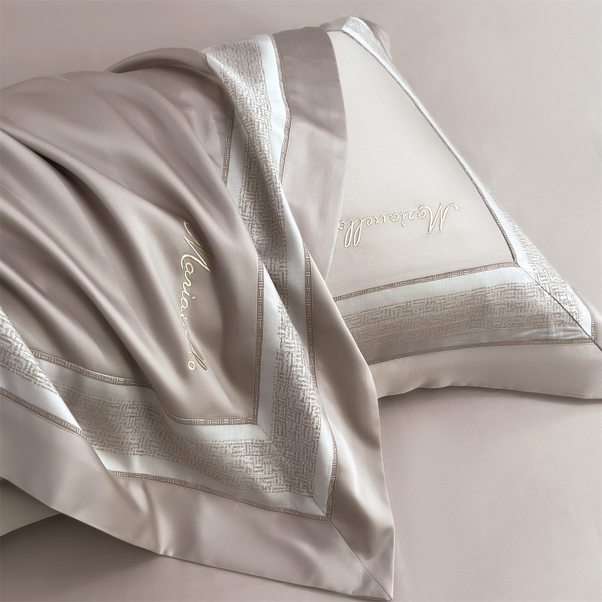 91家纺网 家纺一手货源 找家纺 岚司羽 2026春夏新款天丝棉银丝提花绣花四件套臻雅系列 臻雅--浅焦糖