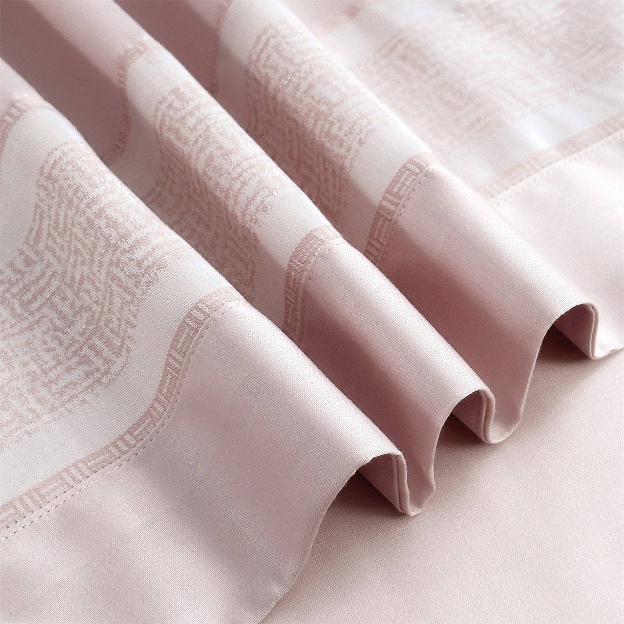 91家纺网 家纺一手货源 找家纺 岚司羽 2026春夏新款天丝棉银丝提花绣花四件套臻雅系列 臻雅--樱花粉