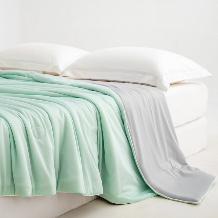 91家纺网 家纺一手货源 找家纺 迪梵家纺 2026新款A类云母凉感丝冰淇淋夏被天丝凉感夏被夏凉被空调被 优雅绿+灰