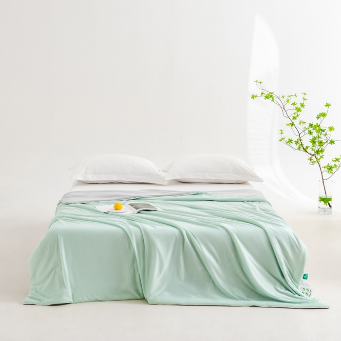 91家纺网 家纺一手货源 找家纺 迪梵家纺 2026新款A类云母凉感丝冰淇淋夏被天丝凉感夏被夏凉被空调被 优雅绿+灰