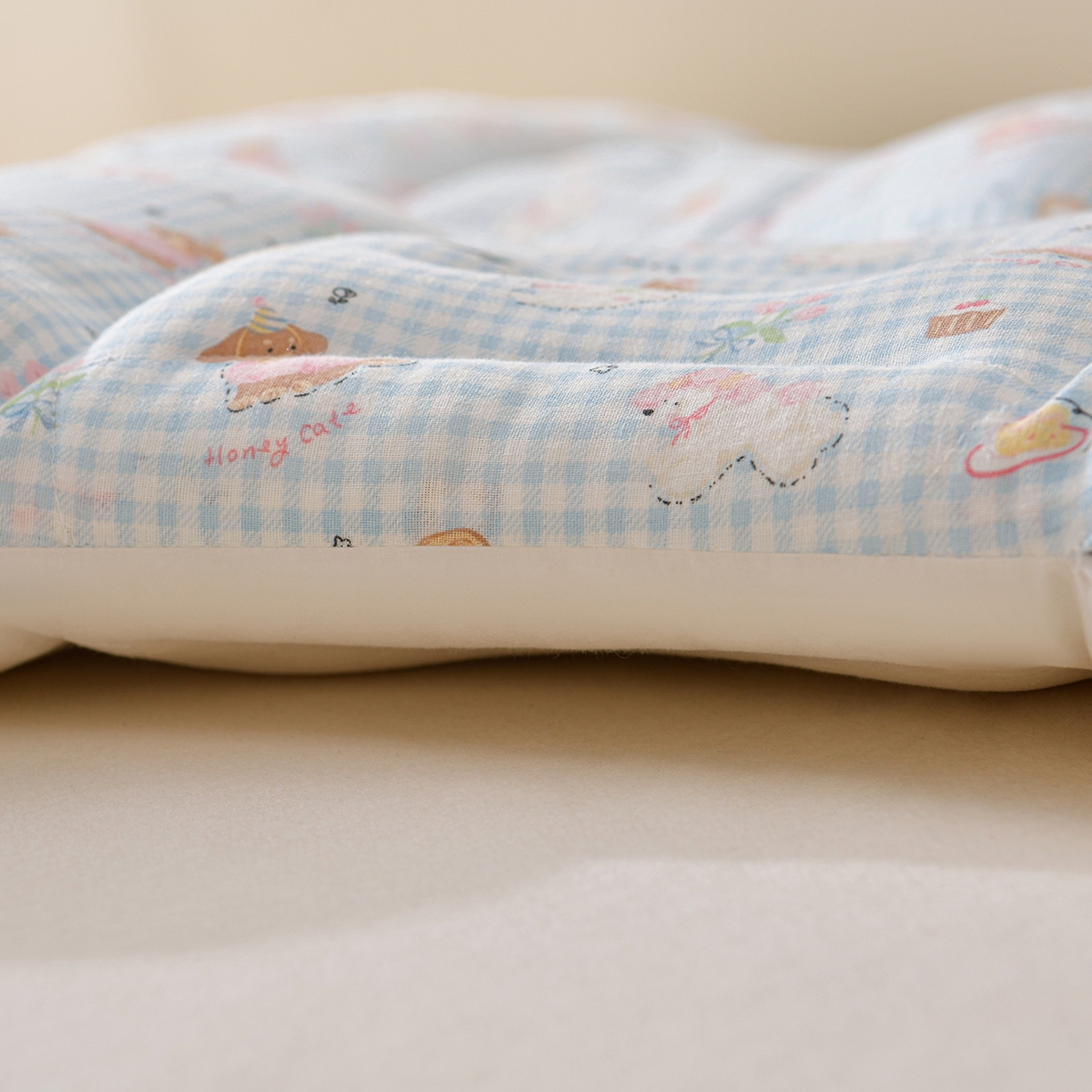 91家纺网 家纺一手货源 找家纺 小桃姐家纺 2025新款纯棉五分区定型枕 枕头枕芯 蓝色修狗