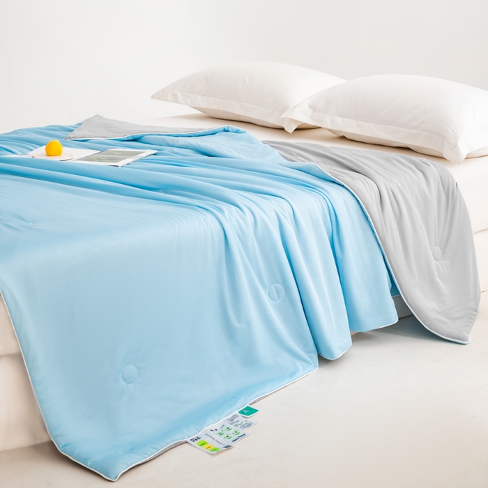 91家纺网 家纺一手货源 找家纺 迪梵家纺 2026新款A类云母凉感丝冰淇淋夏被天丝凉感夏被夏凉被空调被 月光蓝+灰