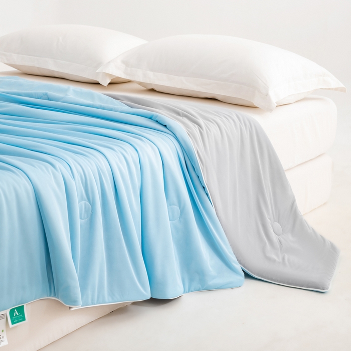 91家纺网 家纺一手货源 找家纺 迪梵家纺 2026新款A类云母凉感丝冰淇淋夏被天丝凉感夏被夏凉被空调被 月光蓝+灰