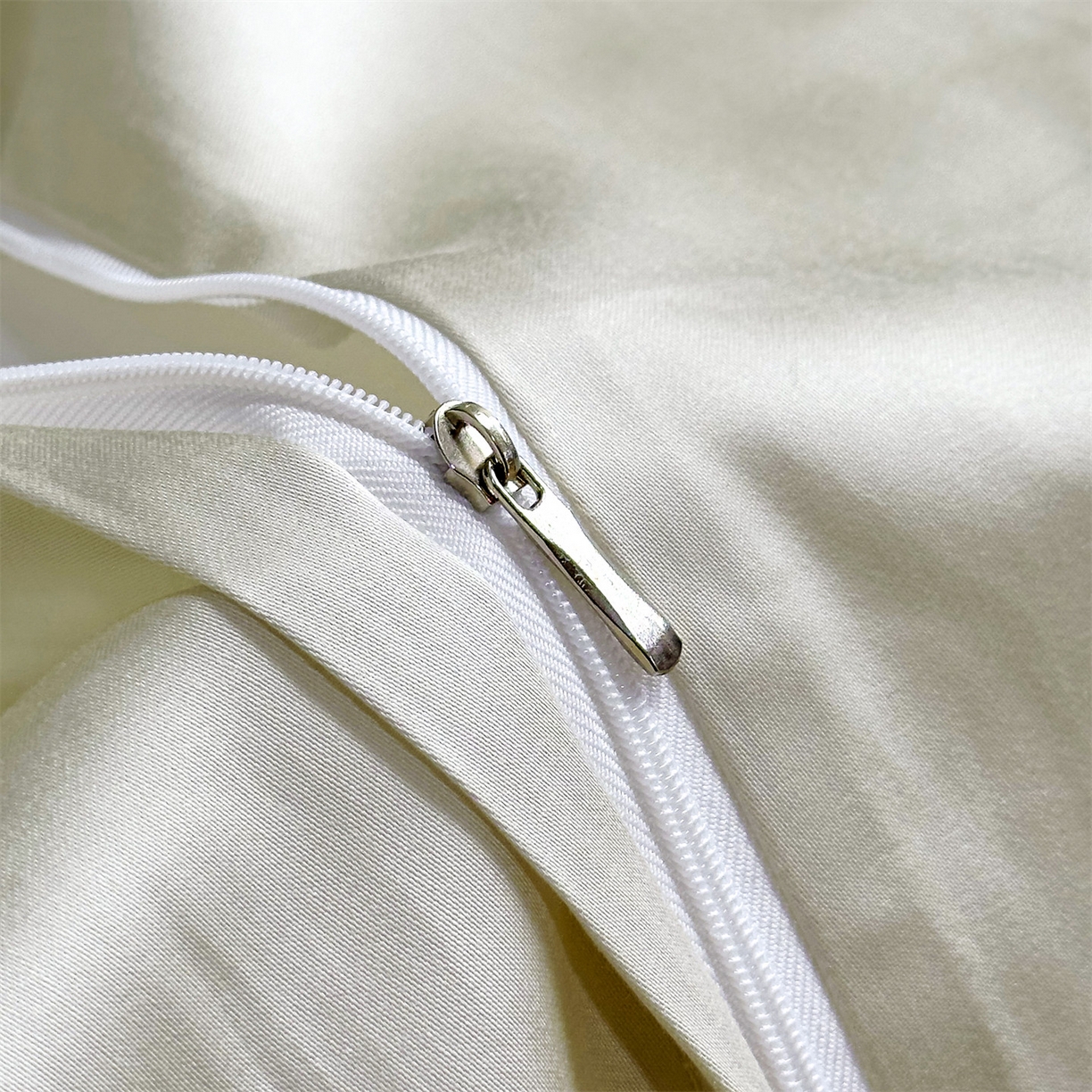 91家纺网 家纺一手货源 找家纺 岚司羽 2026春夏新款天丝棉大版数码印花四件套 秘密花园