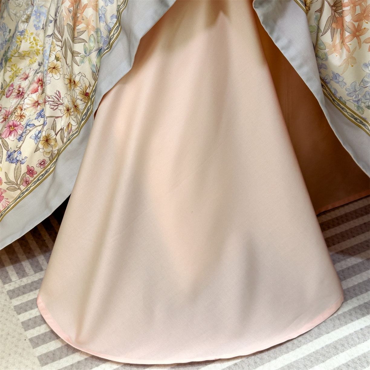 91家纺网 家纺一手货源 找家纺 岚司羽 2026春夏新款天丝棉大版数码印花四件套 花影